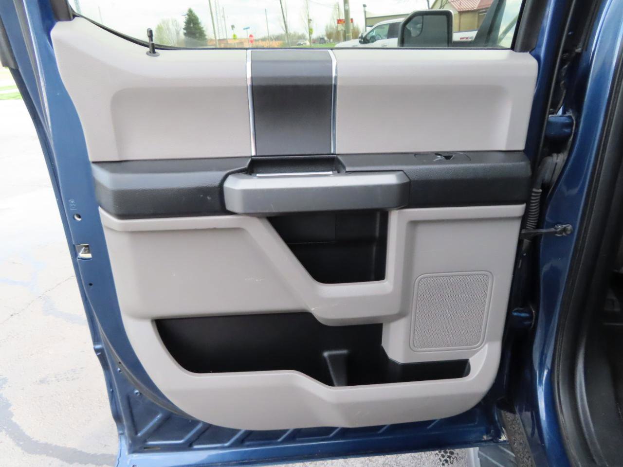 Used 2018 Ford F150 XLT image 38
