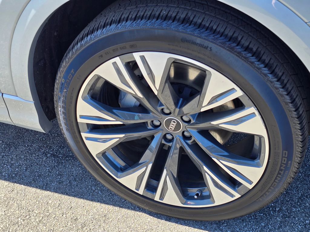 Used 2024 Audi Q8 Premium Plus w/ Premium Plus Package image 31