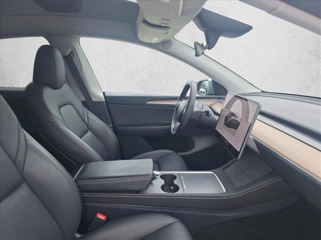 Used 2025 Tesla Model Y Long Range RWD image 15
