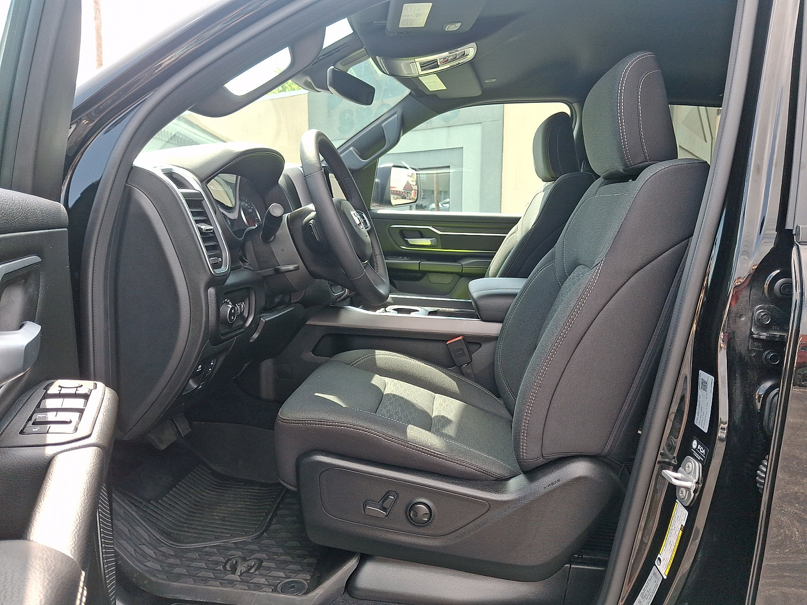 Used 2025 RAM 1500 Big Horn AWD/4WD image 14