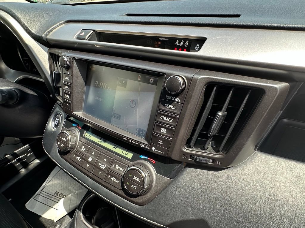 Used 2018 Toyota RAV4 XLE FWD image 13