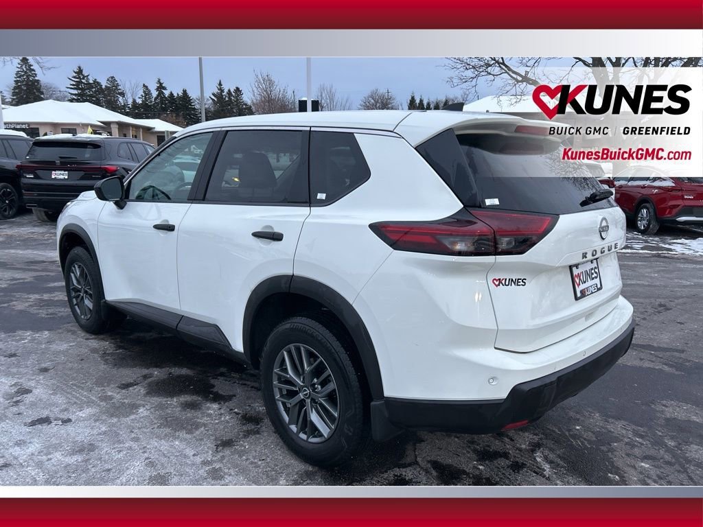 Used 2024 Nissan Rogue S image 9