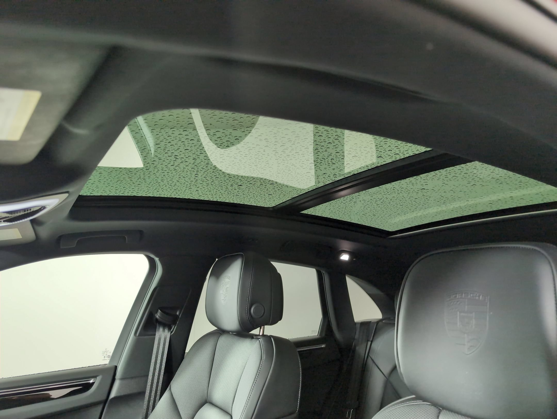 Certified 2025 Porsche Macan AWD/4WD image 20
