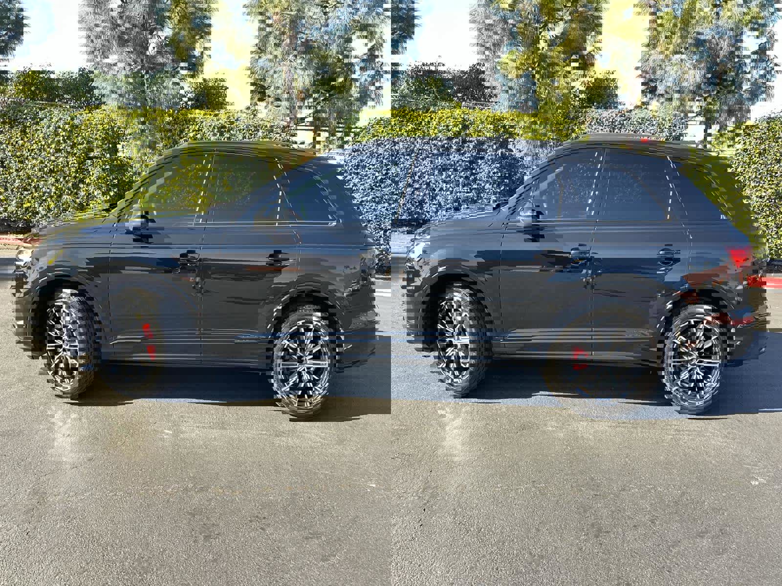 Used 2022 Audi Q7 Premium Plus image 3