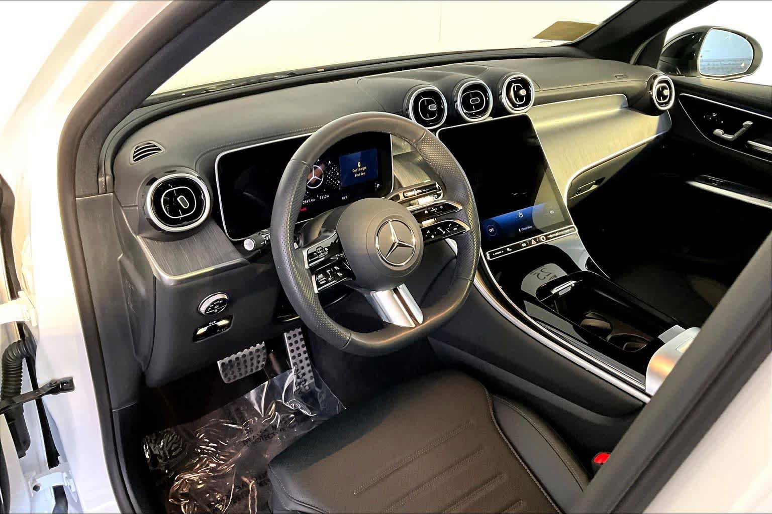 Used 2025 Mercedes-Benz GLC 300 4MATIC image 18