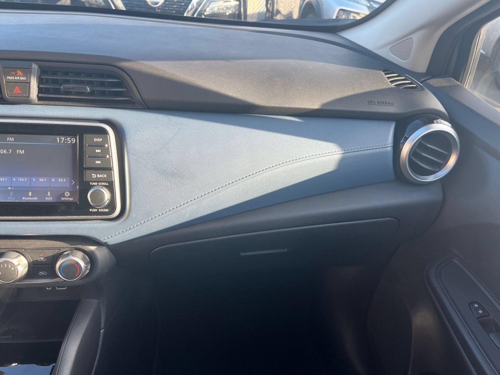 Used 2025 Nissan Versa SV FWD image 35