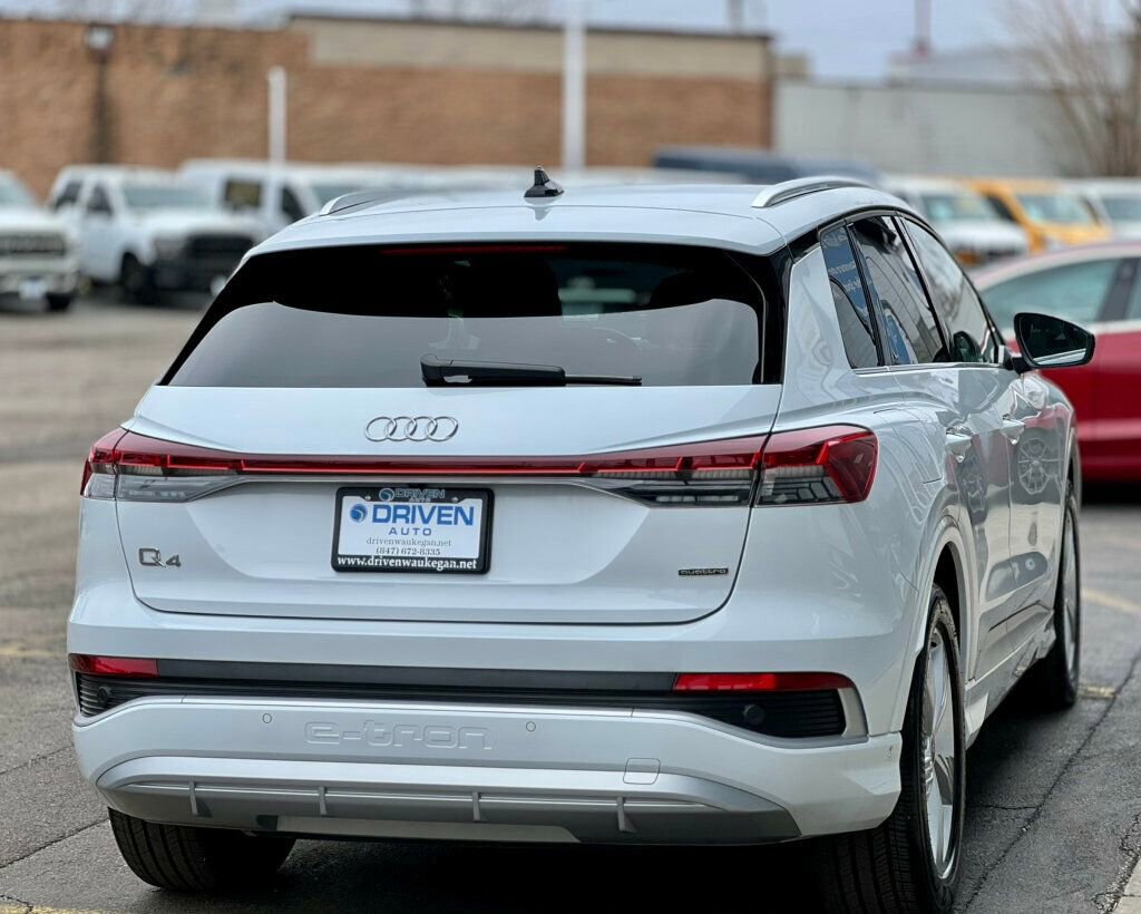 Used 2024 Audi Q4 e-tron Premium Plus w/ Premium Plus image 5