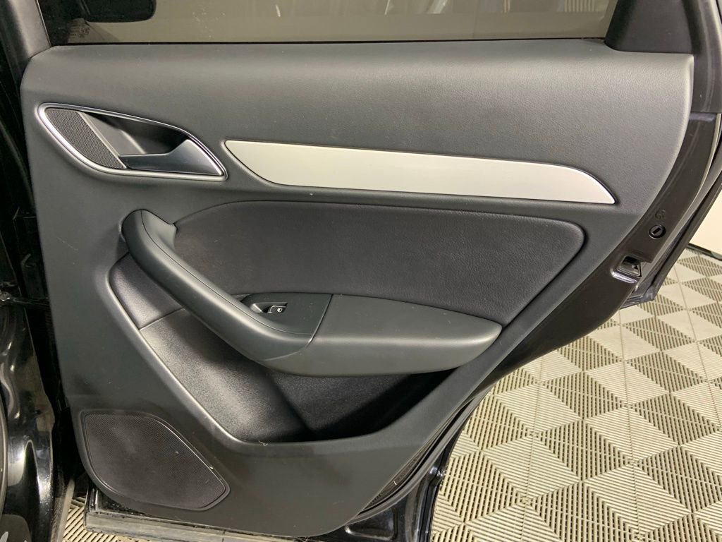 Used 2018 Audi Q3 2.0T Premium image 12