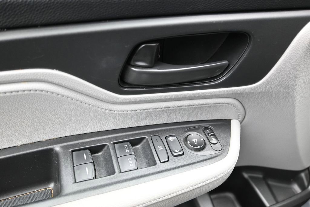 Used 2019 Honda Odyssey LX image 20