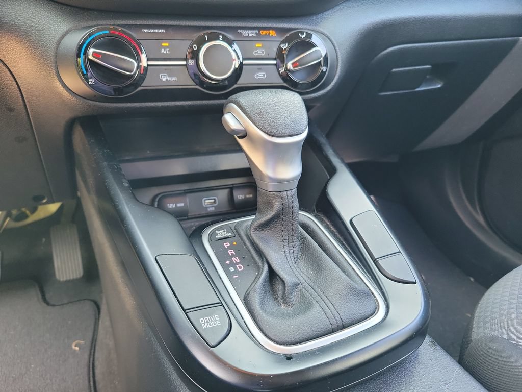 Used 2022 Kia Soul LX w/ Technology Package FWD image 16