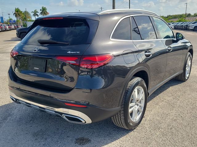 Used 2023 Mercedes-Benz GLC 300 4MATIC image 3