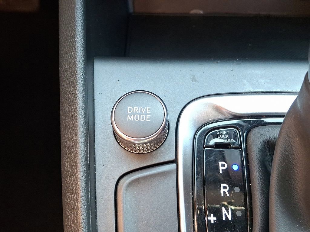 Used 2023 Hyundai Kona SEL AWD/4WD image 24