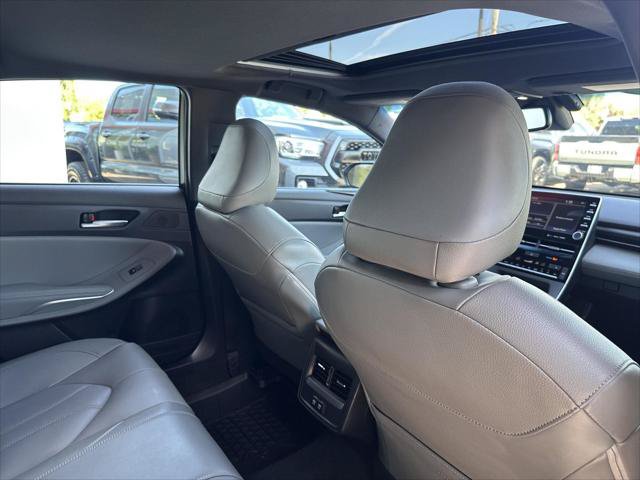Certified 2019 Toyota Avalon XLE w/ Moonroof Package FWD image 18