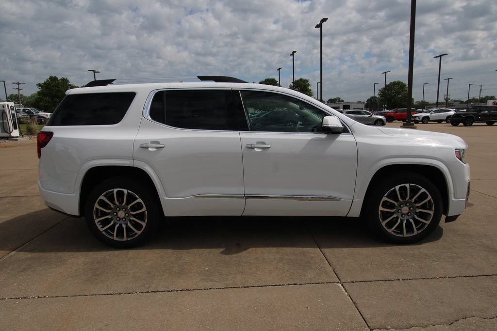 Used 2023 GMC Acadia Denali w/ Denali Ultimate Package AWD/4WD image 4