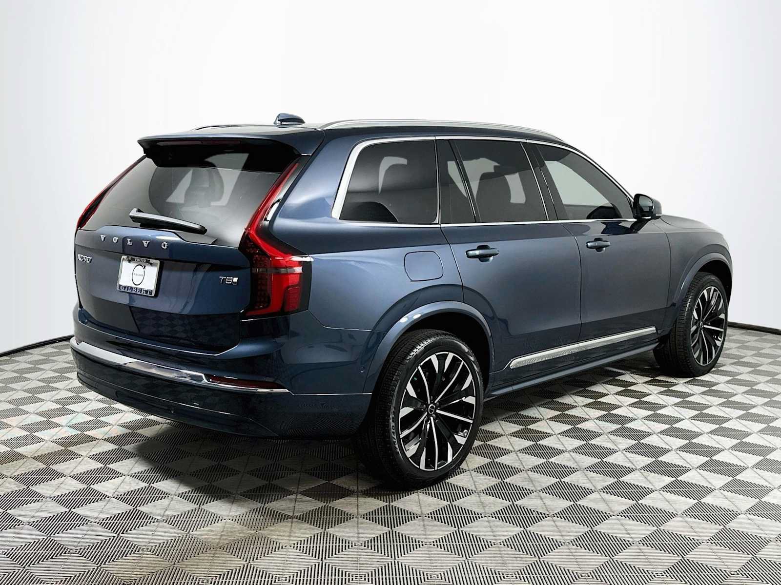 New 2026 Volvo XC90 T8 Plus w/ Protection Package AWD/4WD image 7