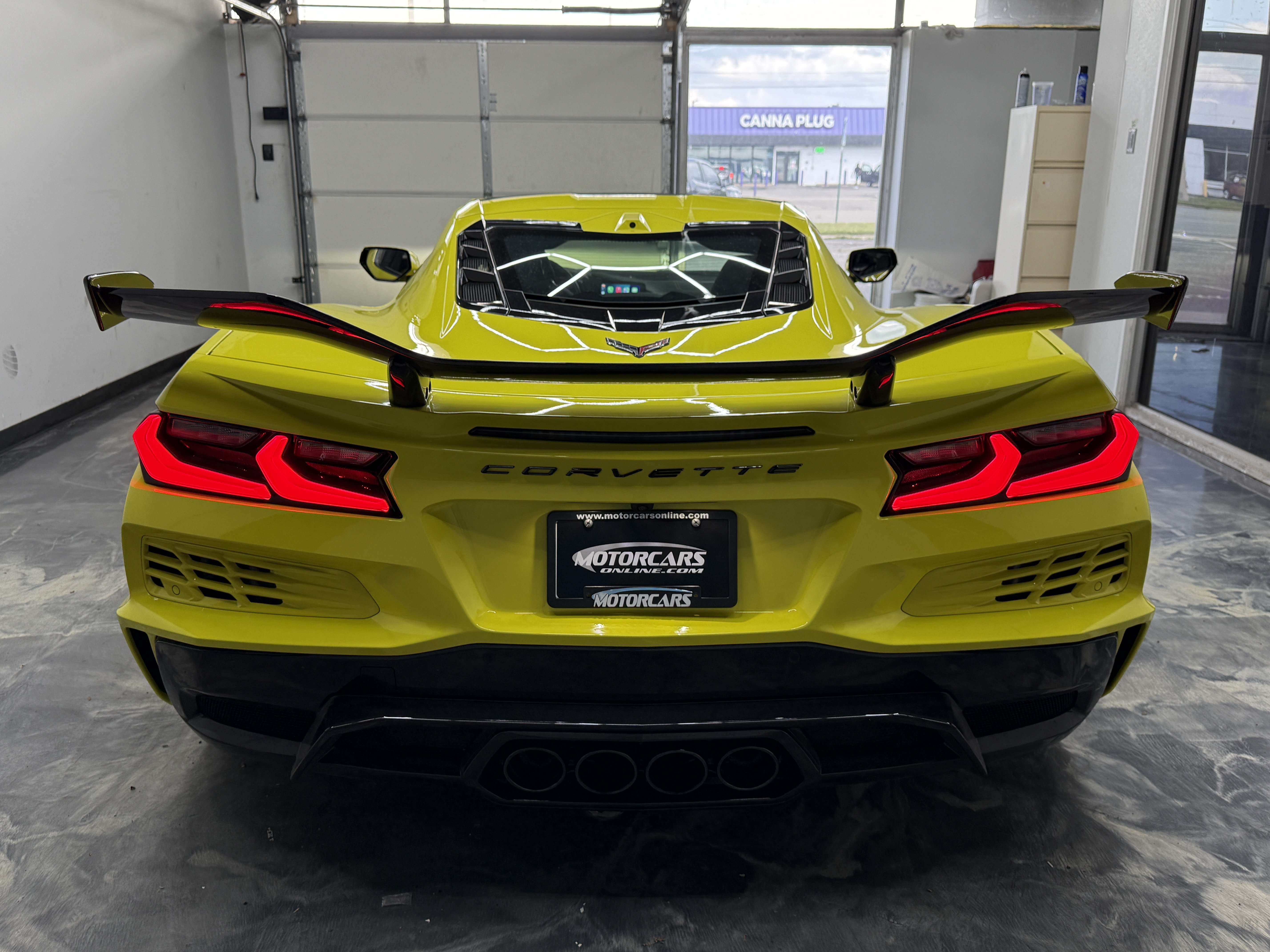 Used 2023 Chevrolet Corvette Z06 w/ Z07 Performance Package RWD image 4