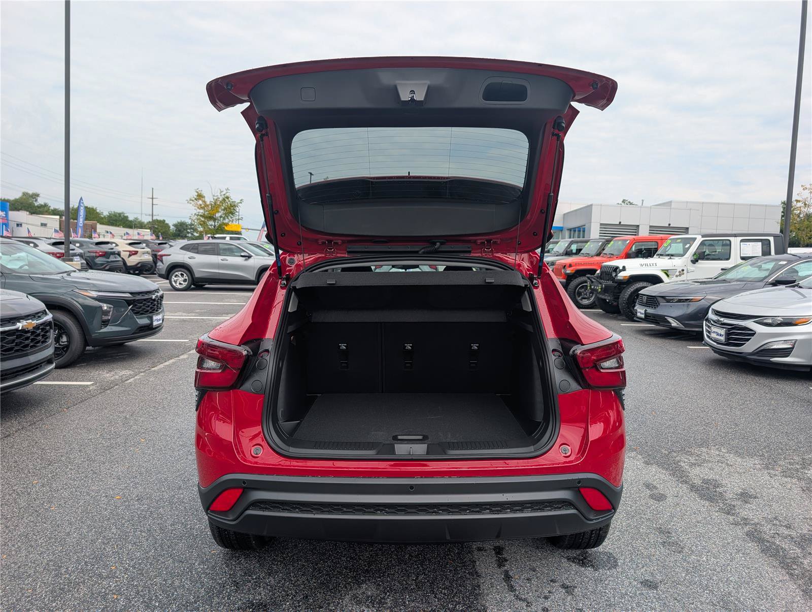New 2026 Chevrolet Trax LT w/ Driver Confidence Package FWD image 9
