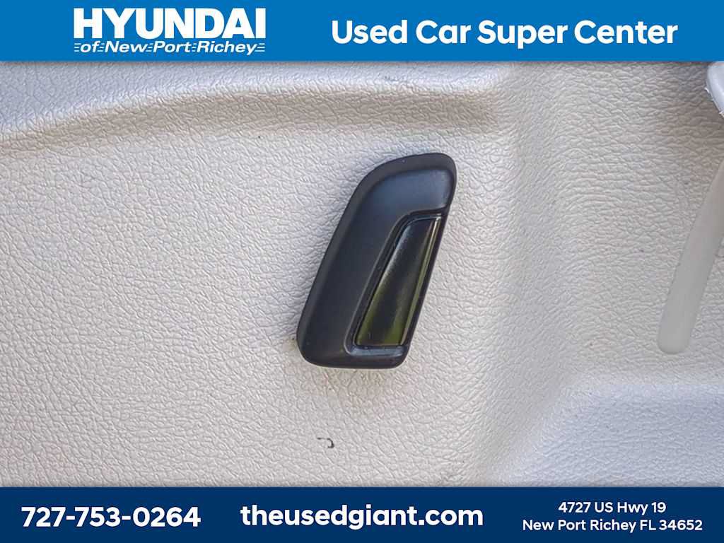Used 2016 Volkswagen Golf S FWD image 20