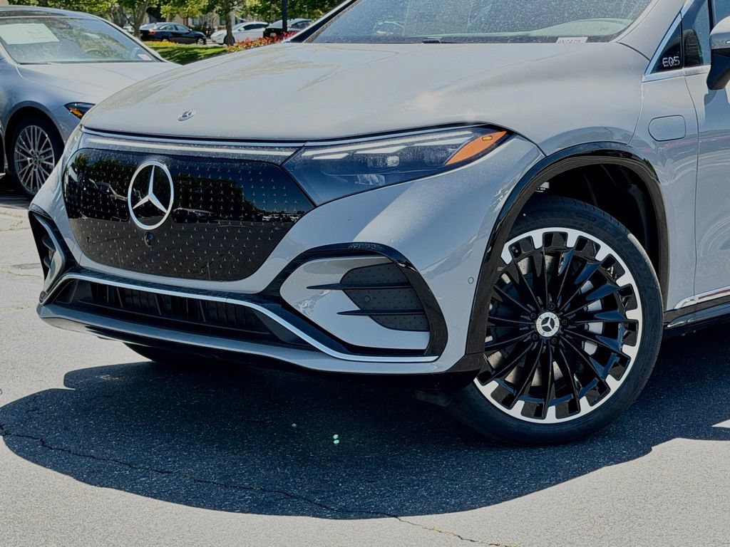 New 2026 Mercedes-Benz EQS 400 4MATIC SUV image 3