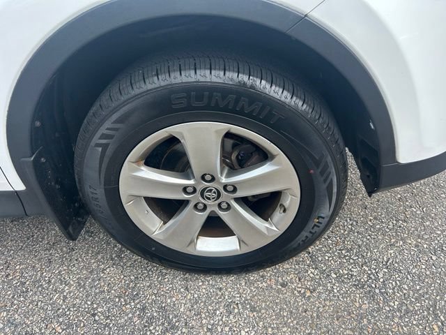 Used 2015 Toyota RAV4 XLE AWD/4WD image 2