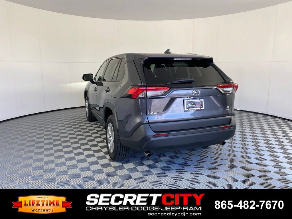 Used 2023 Toyota RAV4 LE AWD/4WD image 5