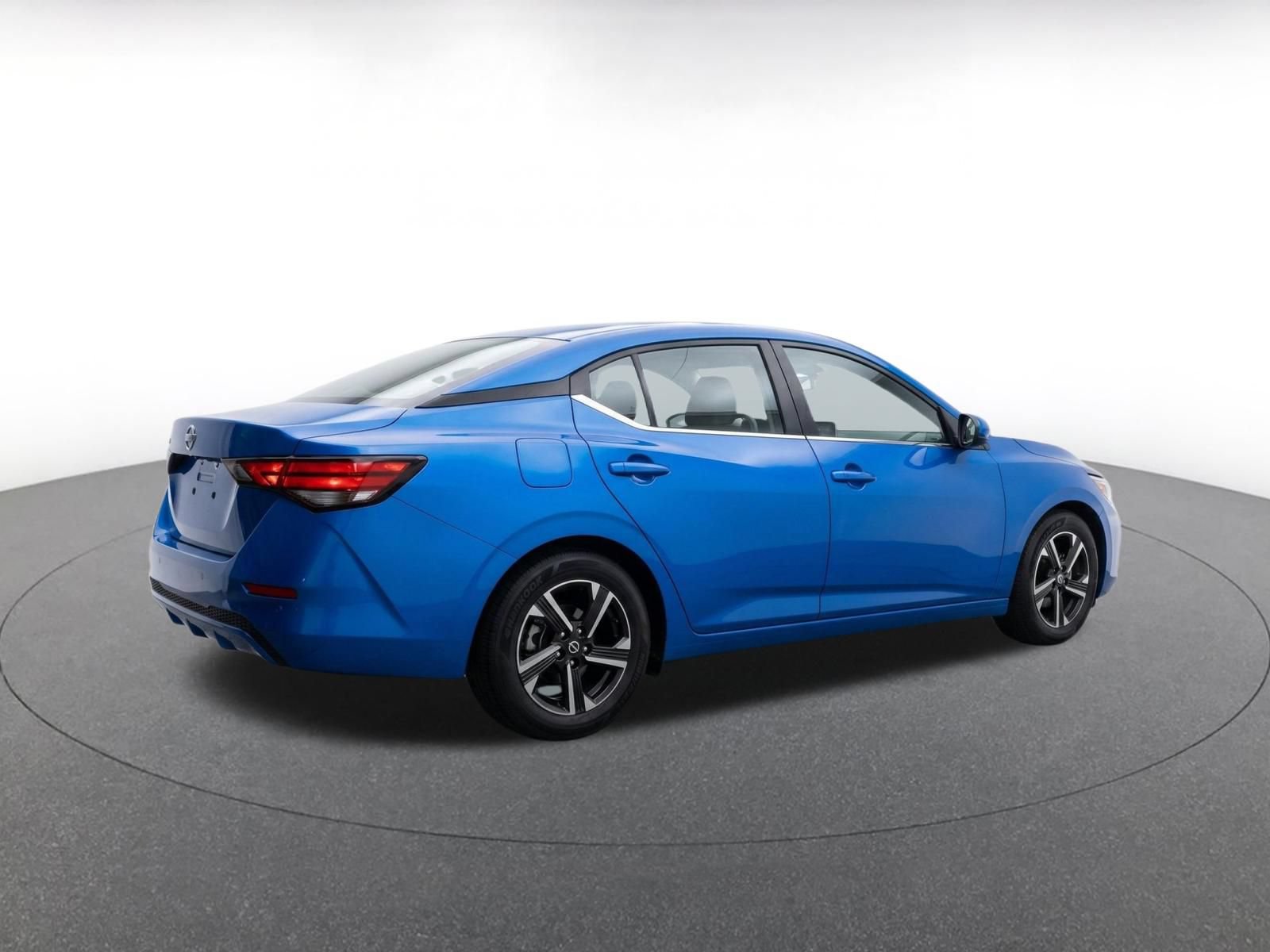 Used 2025 Nissan Sentra SV FWD image 11