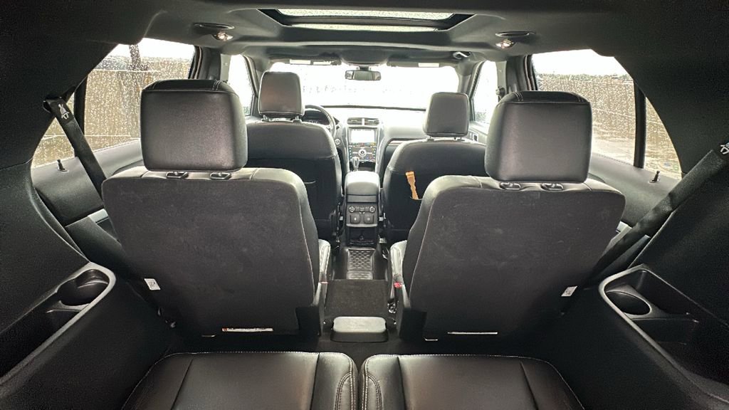 Used 2018 Ford Explorer Limited w/ Equipment Group 301A FWD image 35