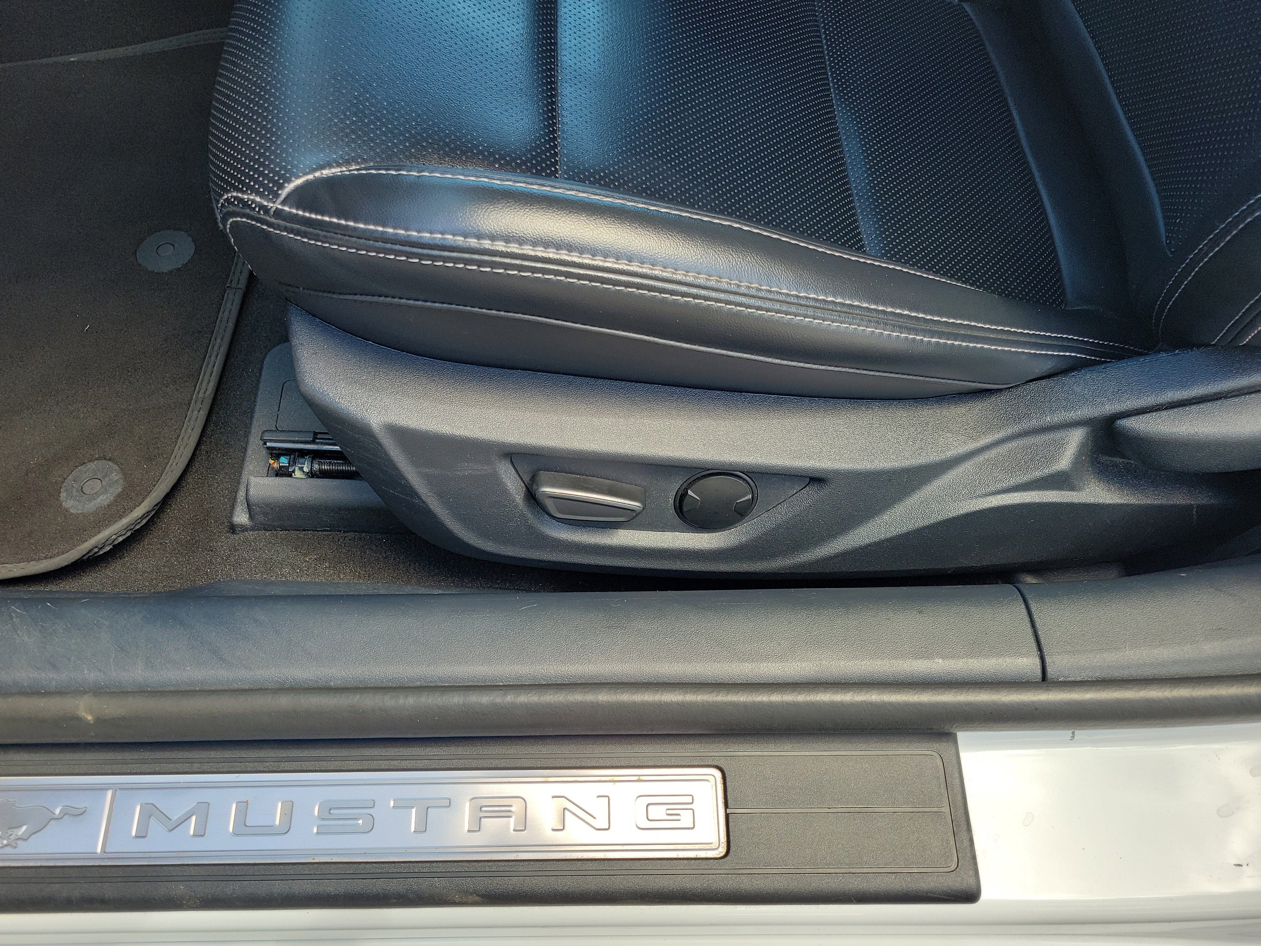 Used 2024 Ford Mustang Premium image 9