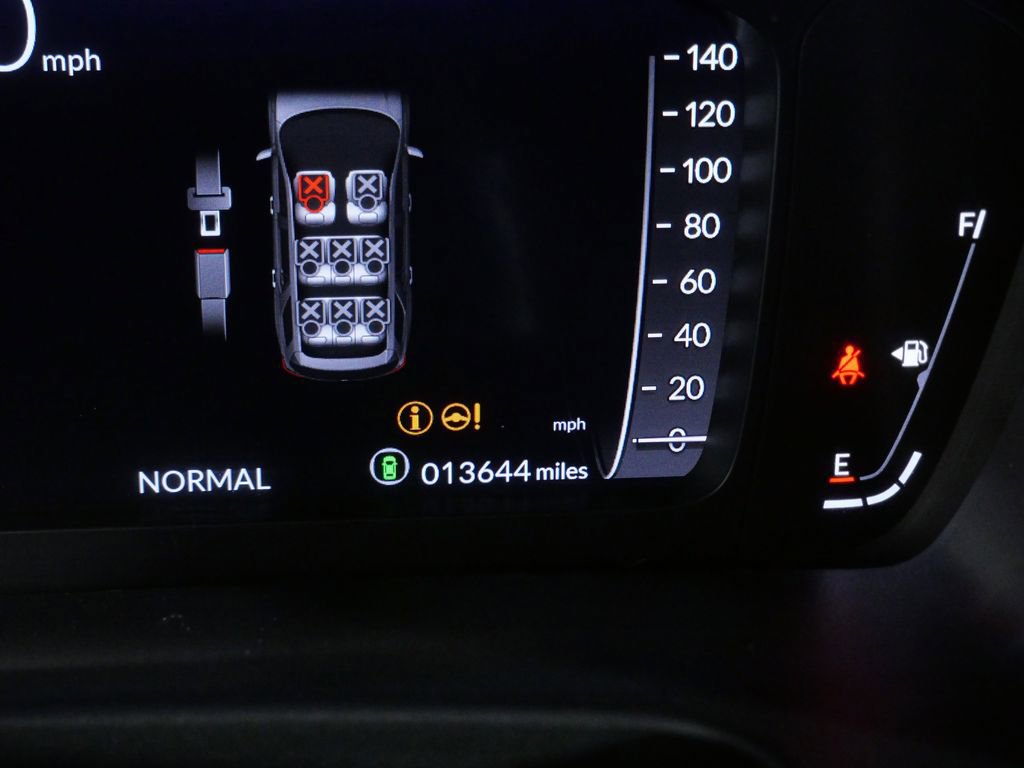 Used 2025 Honda Pilot Black Edition image 26