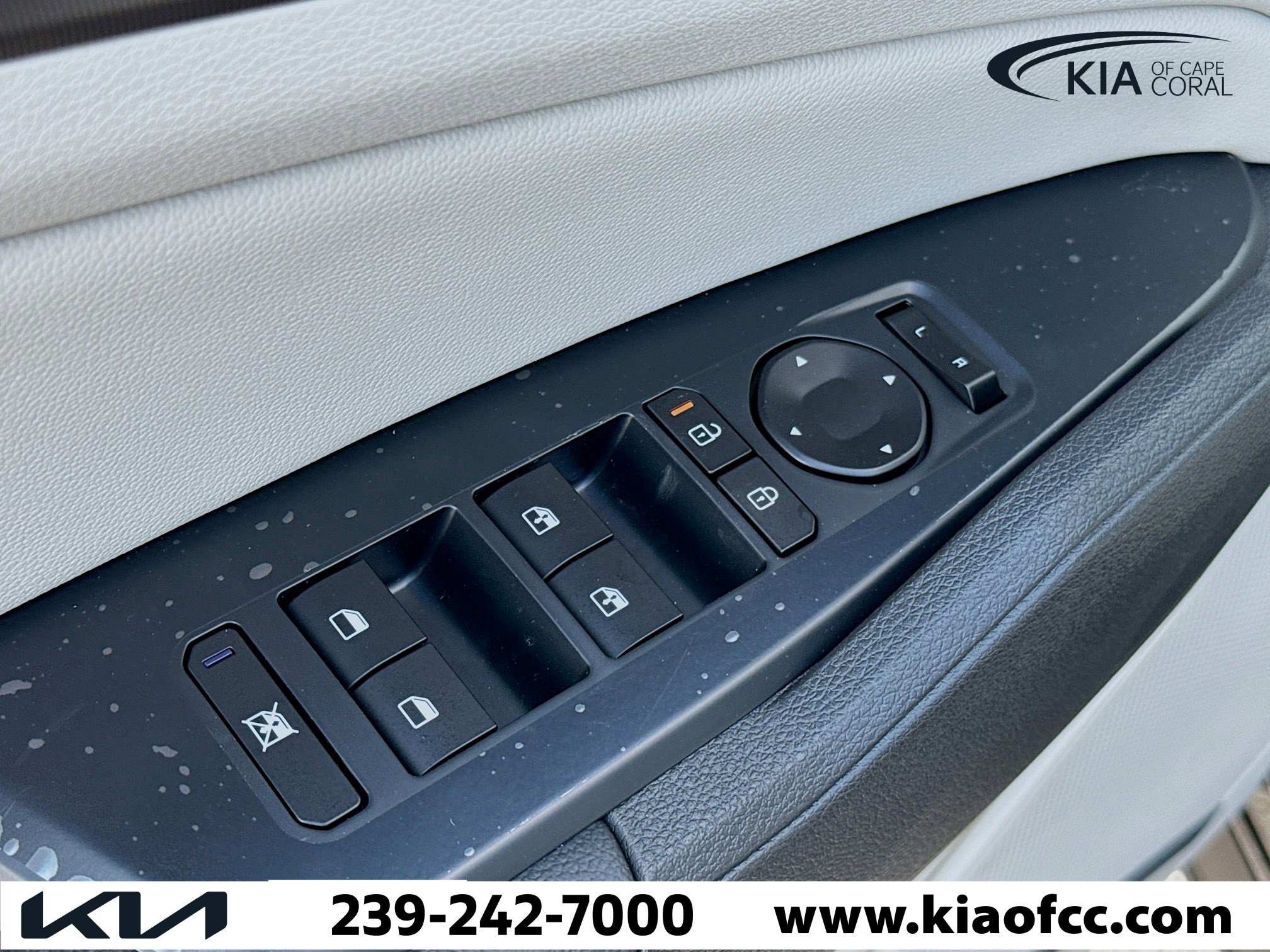 New 2026 Kia Sportage EX w/ EX Panorama Roof Package image 19