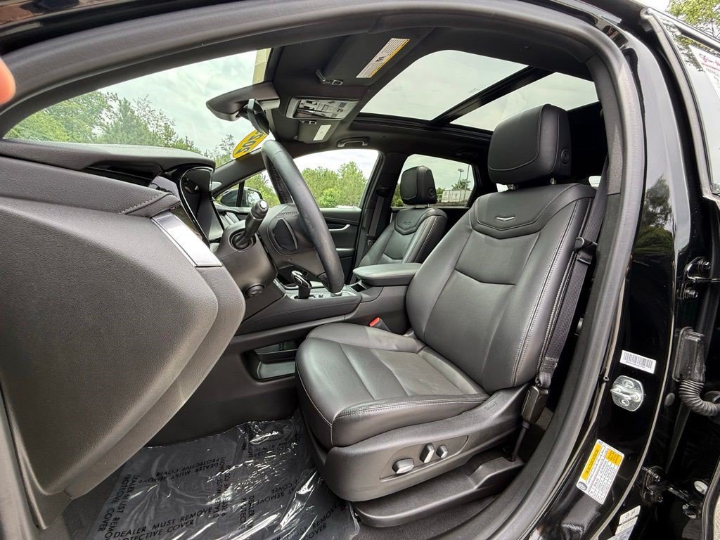 Certified 2025 Cadillac XT5 Premium Luxury w/ LPO, Floor Liner Package AWD/4WD image 10