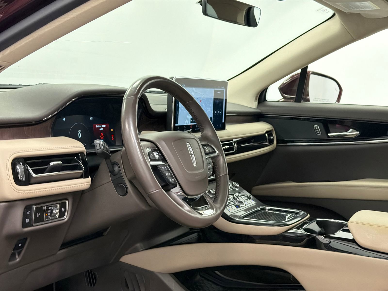 Used 2023 Lincoln Nautilus Reserve image 16