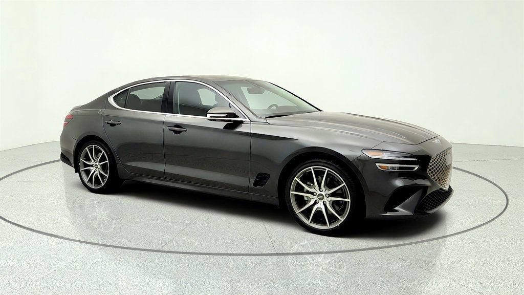 Used 2023 Genesis G70 2.0T AWD/4WD image 3