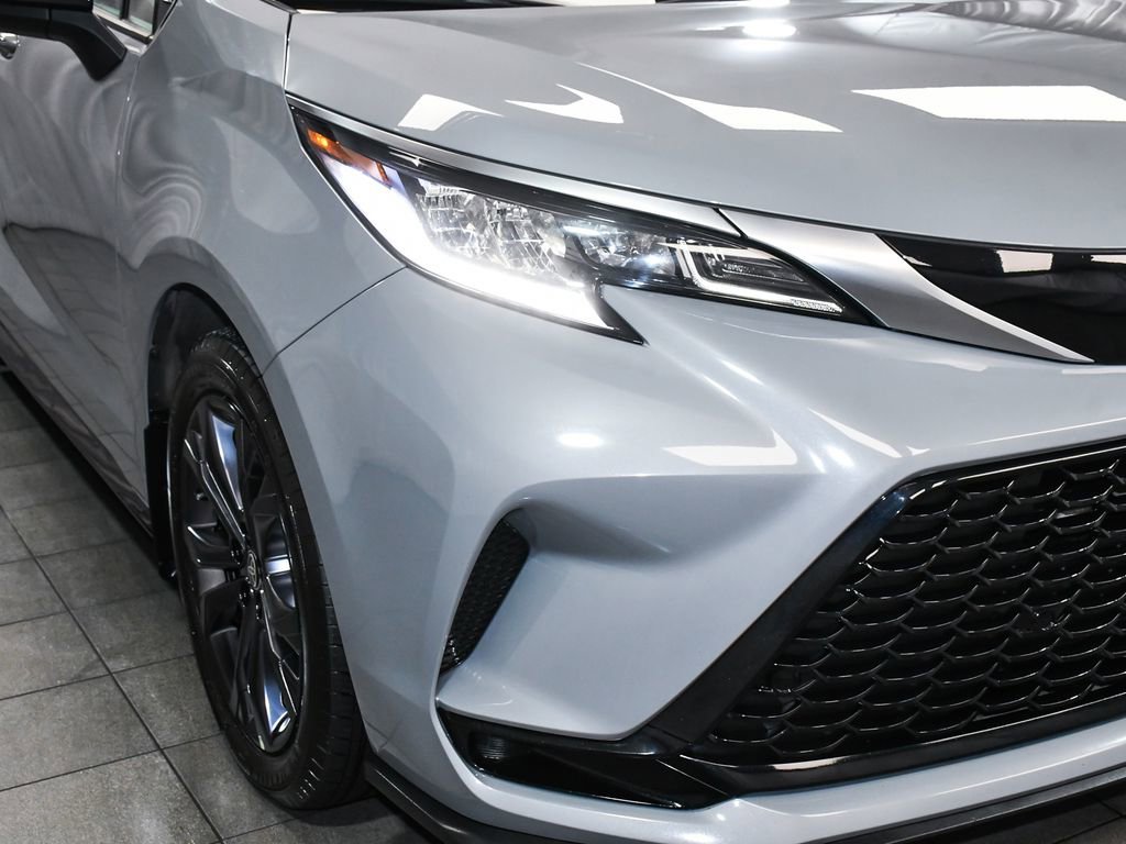 Used 2024 Toyota Sienna XSE image 66