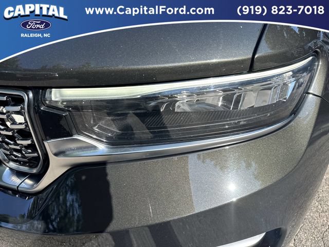 Used 2023 Jeep Grand Cherokee Summit AWD/4WD image 11