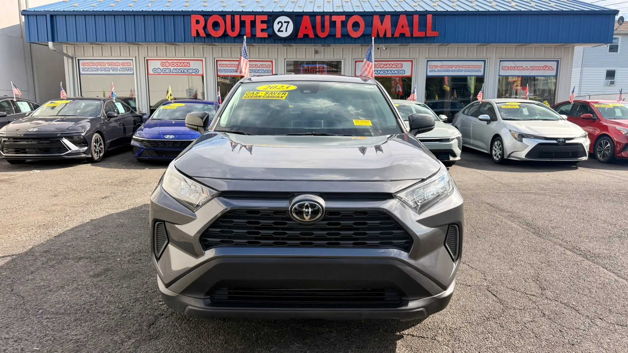Used 2022 Toyota RAV4 LE FWD image 3