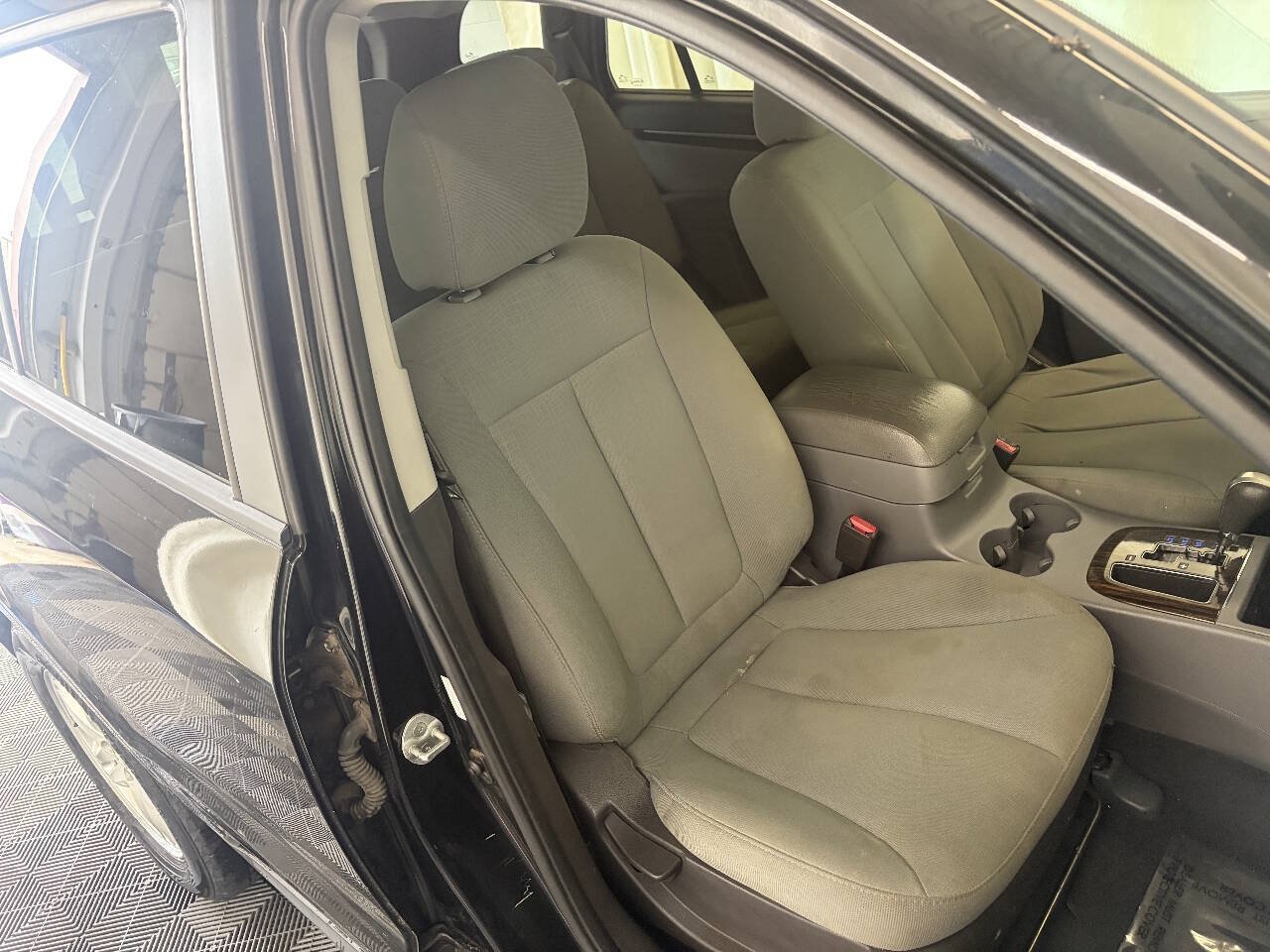 Used 2011 Hyundai Santa Fe GLS AWD/4WD image 21