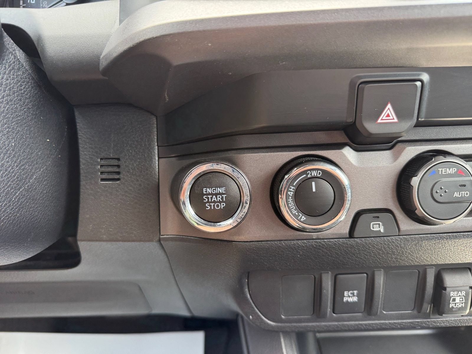 Used 2021 Toyota Tacoma TRD Sport AWD/4WD image 5
