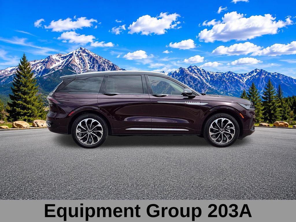 Used 2024 Lincoln Nautilus Reserve w/ Equipment Group 203A AWD/4WD image 3