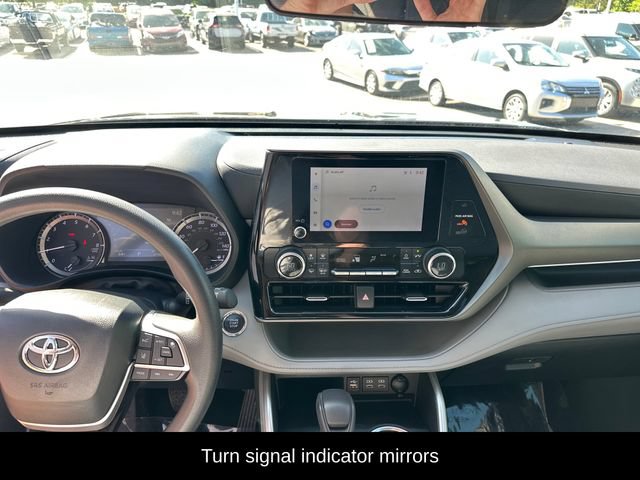 Used 2023 Toyota Highlander L FWD image 20