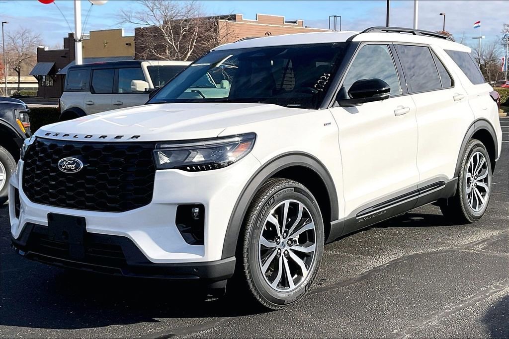 New 2026 Ford Explorer ST-Line w/ Premium Package image 2