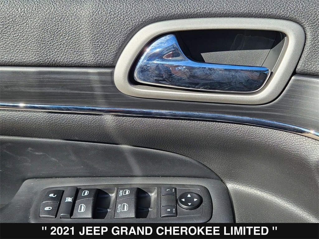 Used 2021 Jeep Grand Cherokee Limited image 15