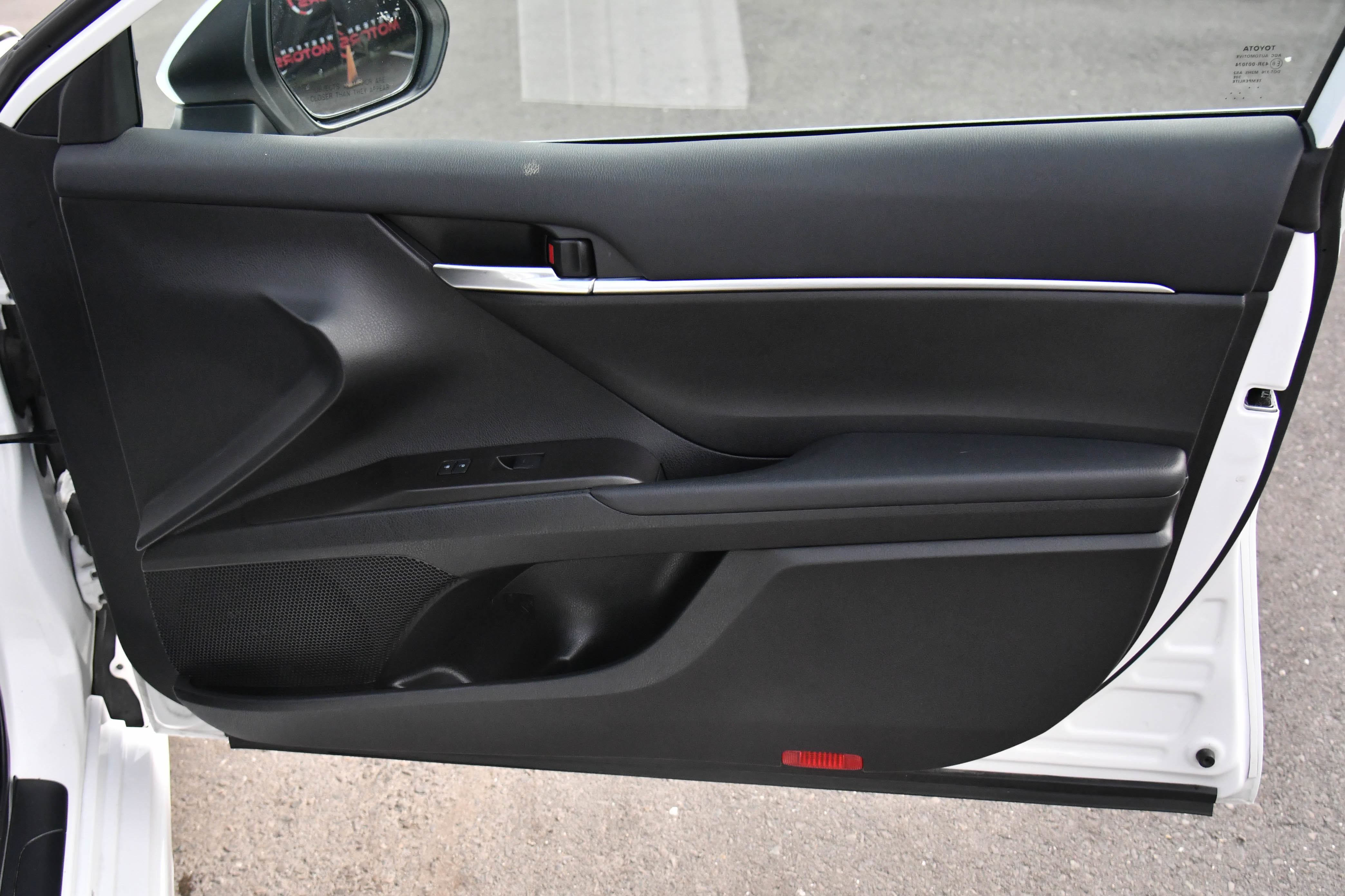 Used 2024 Toyota Camry SE image 38