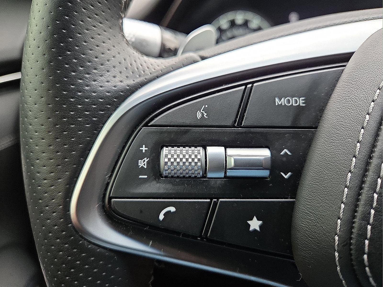 Used 2024 Genesis GV70 3.5T Sport image 19