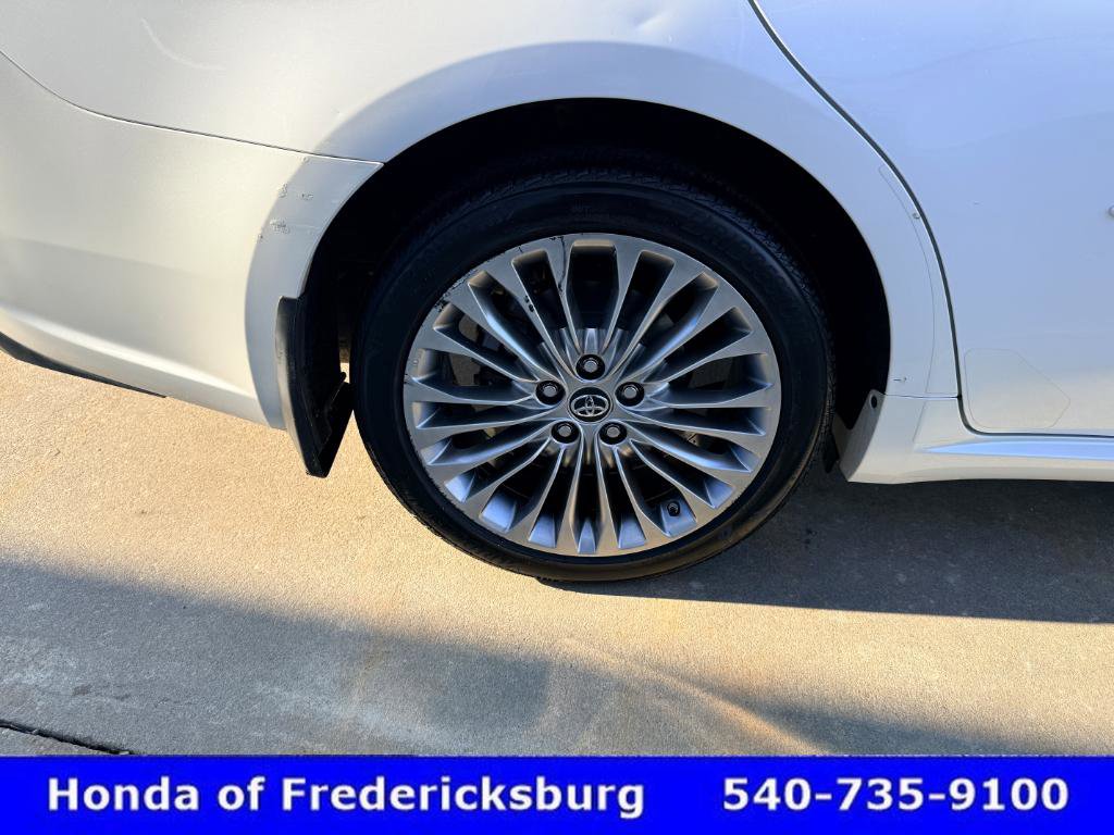 Used 2016 Toyota Avalon Limited w/ Toyota Safety Sense Package image 12