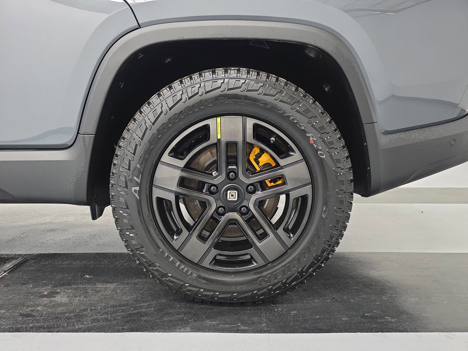 Used 2022 Rivian R1T Adventure image 10