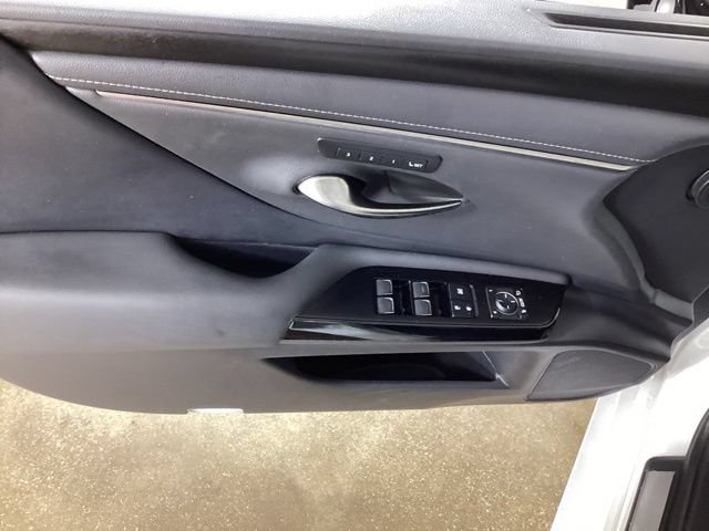 Used 2022 Lexus ES 350 w/ Premium Package FWD image 11