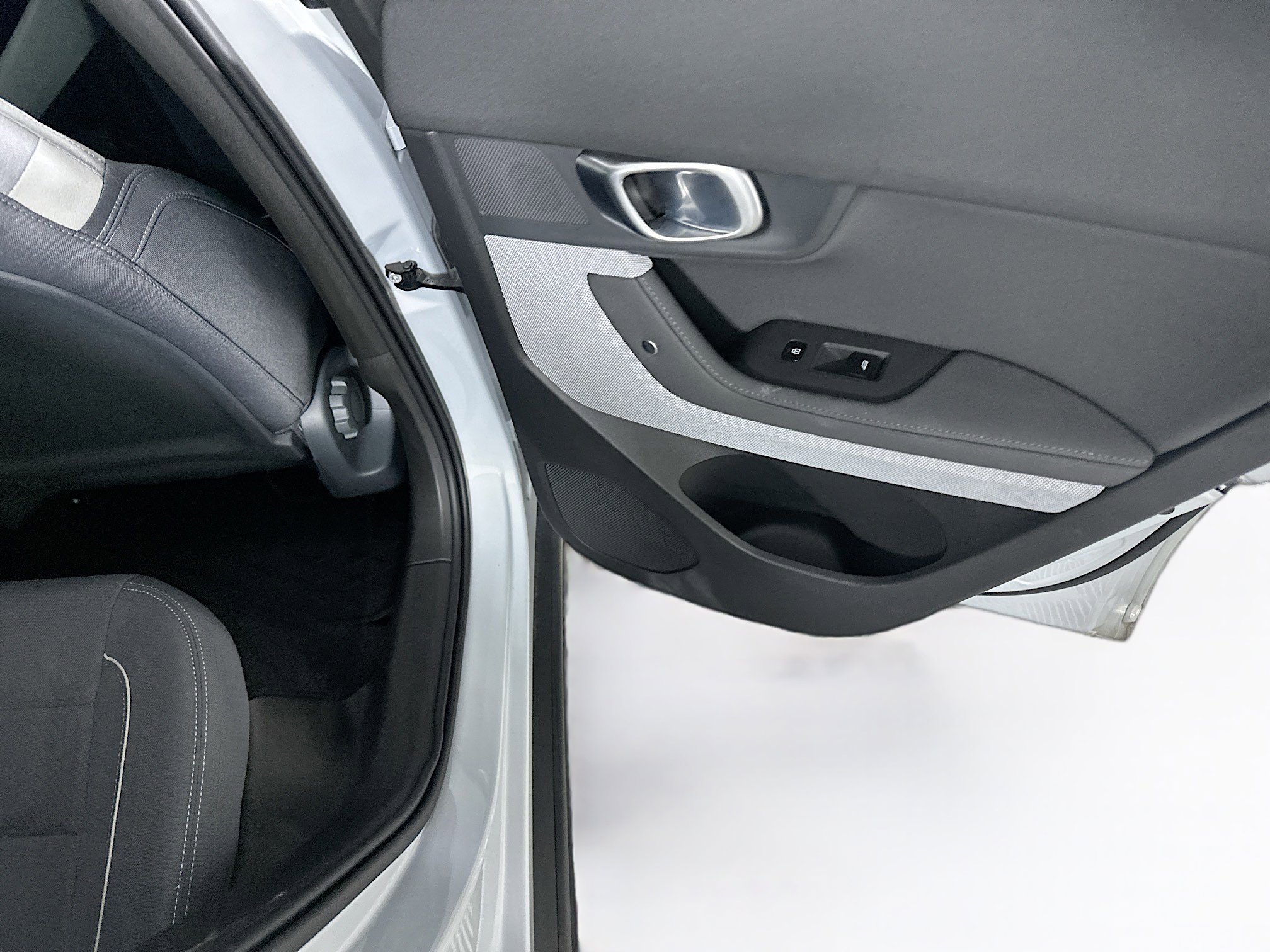 Used 2022 Polestar Polestar 2 image 28