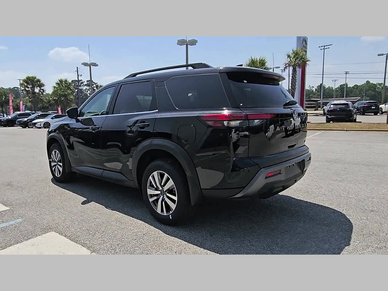 New 2026 Nissan Pathfinder SL FWD image 26
