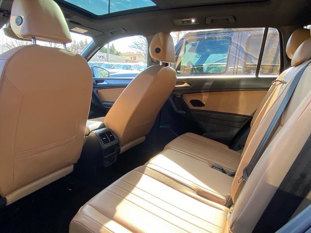Certified 2023 Volkswagen Tiguan SE w/ Panoramic Sunroof Package image 18